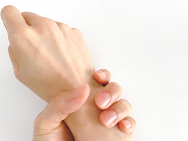 【更年期】手の関節の痛み体験談！おすすめアプローチ方法もご紹介